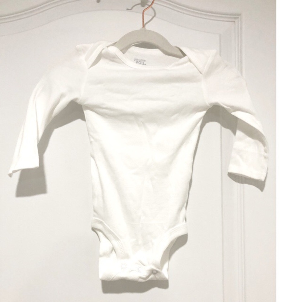 NWOT Carter’s Longsleeve Bodysuit White 6month